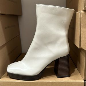 Coconuts by Matisse Duke Bone Boot Bootie New in Box!